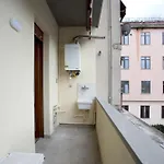 Casa Al Mulino, Facing Walls