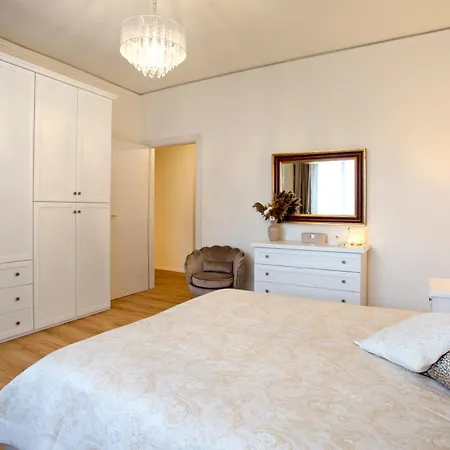 Apartment Casa Al Mulino, Facing Walls