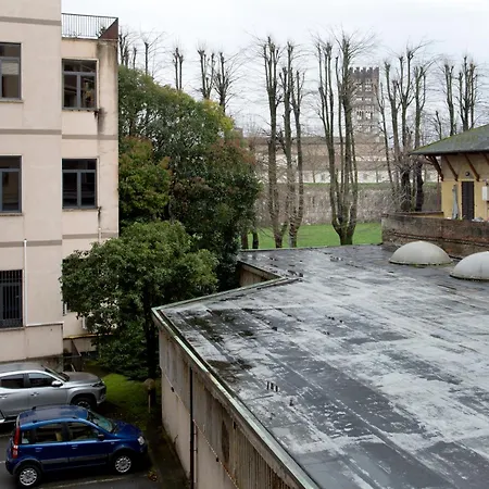 Casa Al Mulino, Facing Walls